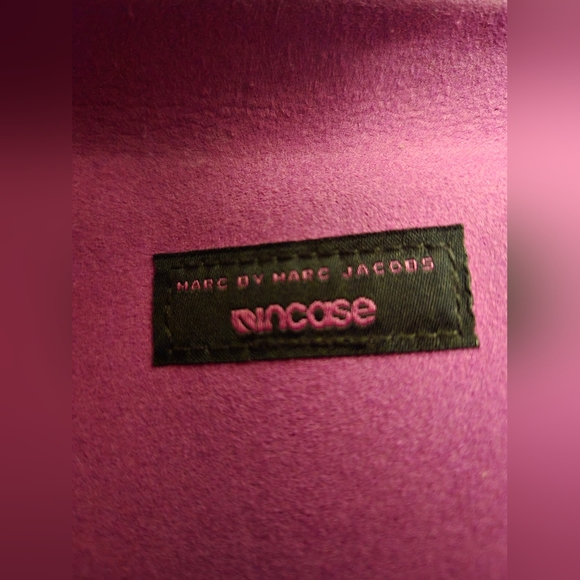 MARC BY MARC JACOBS LIPS IPAD PROTECTIVE SLEEVE MINI PURSE CLUTCH COMPUTER CASE - Picture 3 of 4